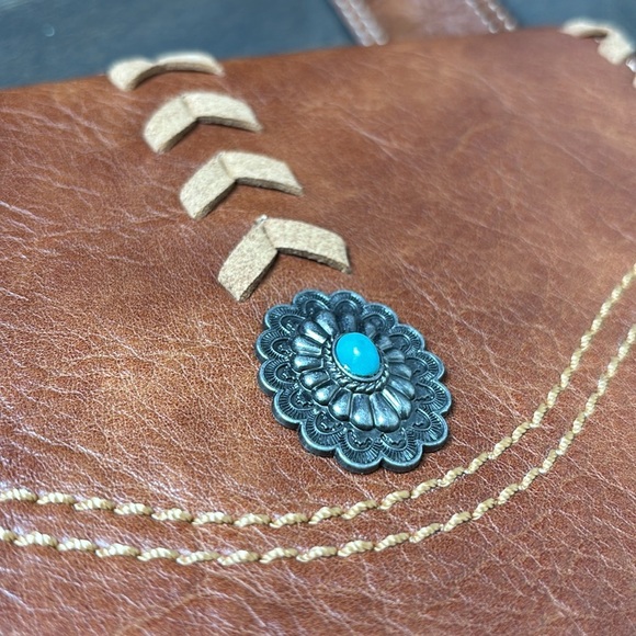 Justin Whip Stitch Saddle/Crossbody Bag,Vegan Leather,Fringe Tassles,Lace,concho - Picture 12 of 15